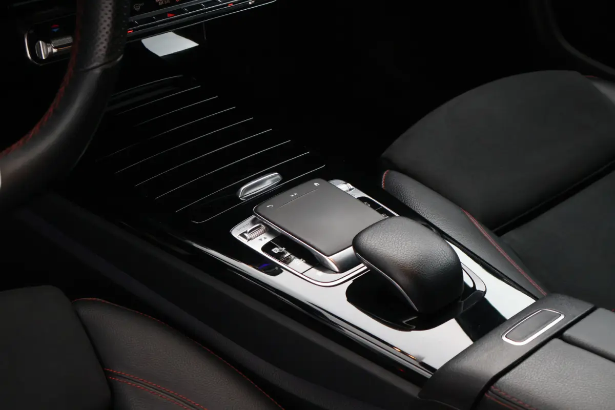 180 AMG Line | Sfeerverlichting | 19 Inch | Trekhaak | Camera | Apple Carplay / Android Auto