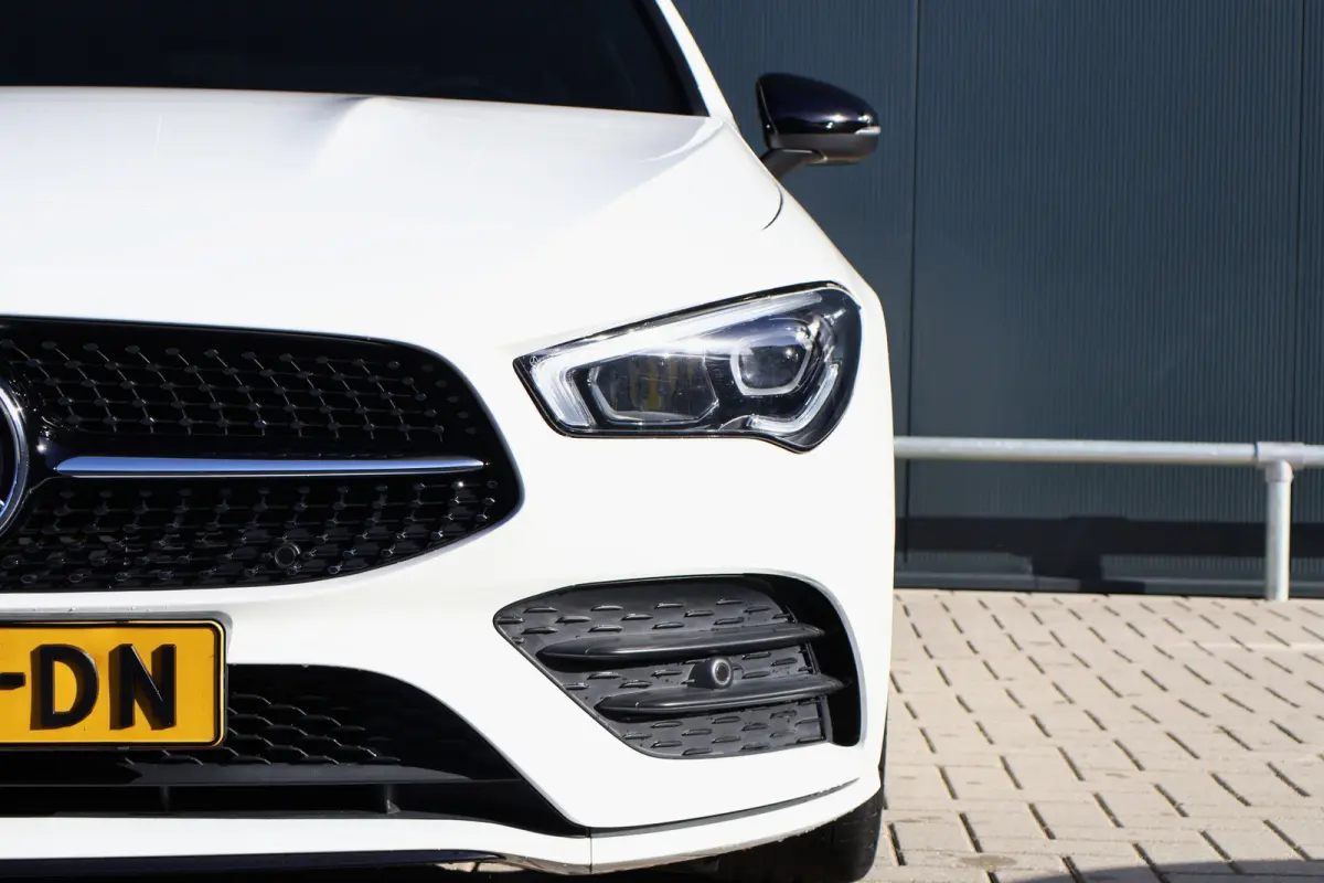 180 AMG Line | Sfeerverlichting | 19 Inch | Trekhaak | Camera | Apple Carplay / Android Auto