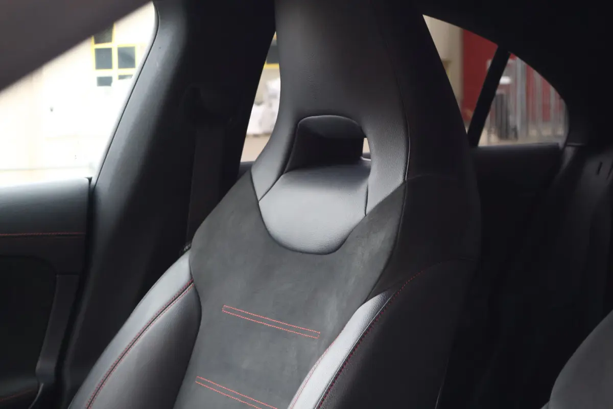 180 AMG Line | Sfeerverlichting | 19 Inch | Trekhaak | Camera | Apple Carplay / Android Auto