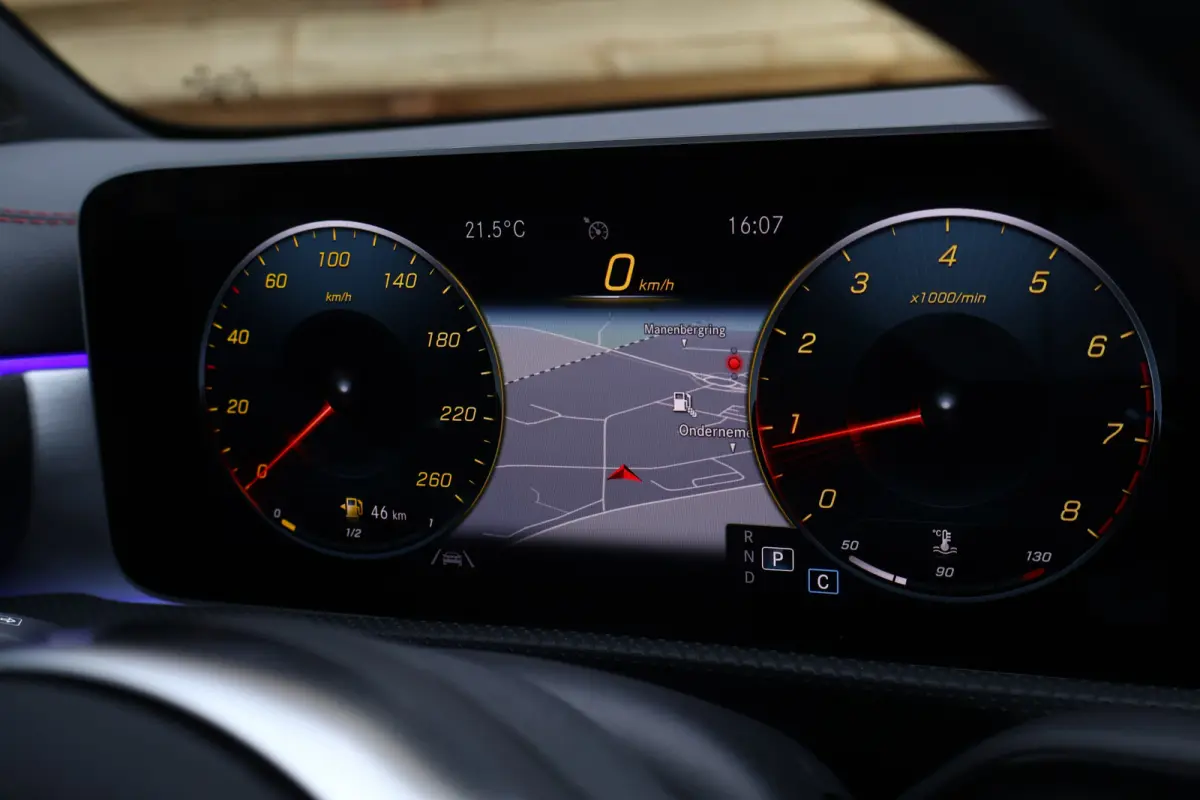 180 AMG Line | Sfeerverlichting | 19 Inch | Trekhaak | Camera | Apple Carplay / Android Auto