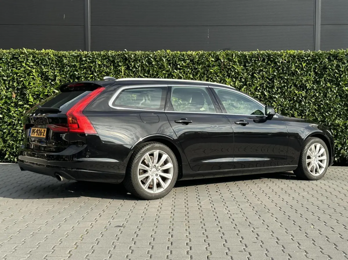 2.0 T5 MOMENTUM NL AUTO, NAP,NAVI, LEDER, ECC-AIRCO, CRUISE-CONTROL, ELEKTRISCHE SPORTSTOELEN, ELEKTRISCHE ACHTERKLEP, 18INCH