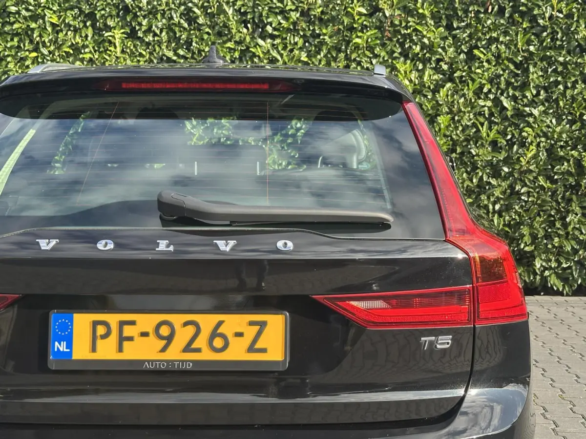 2.0 T5 MOMENTUM NL AUTO, NAP,NAVI, LEDER, ECC-AIRCO, CRUISE-CONTROL, ELEKTRISCHE SPORTSTOELEN, ELEKTRISCHE ACHTERKLEP, 18INCH