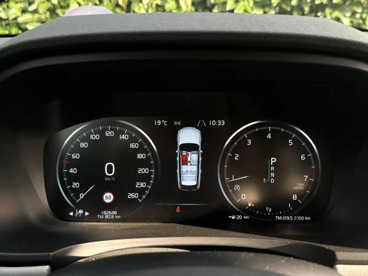 2.0 T5 MOMENTUM NL AUTO, NAP,NAVI, LEDER, ECC-AIRCO, CRUISE-CONTROL, ELEKTRISCHE SPORTSTOELEN, ELEKTRISCHE ACHTERKLEP, 18INCH