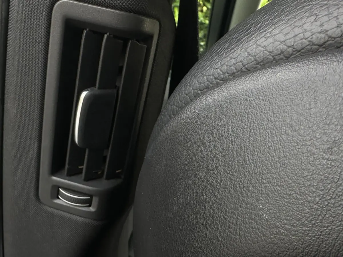 2.0 T5 MOMENTUM NL AUTO, NAP,NAVI, LEDER, ECC-AIRCO, CRUISE-CONTROL, ELEKTRISCHE SPORTSTOELEN, ELEKTRISCHE ACHTERKLEP, 18INCH