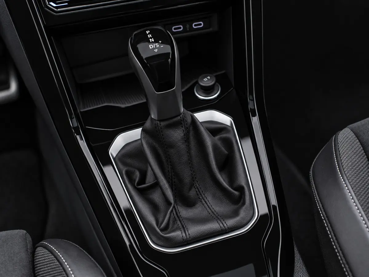 1.5 TSI R-Line|PANO|ACC|18''|MASSAGE|APP|IQ