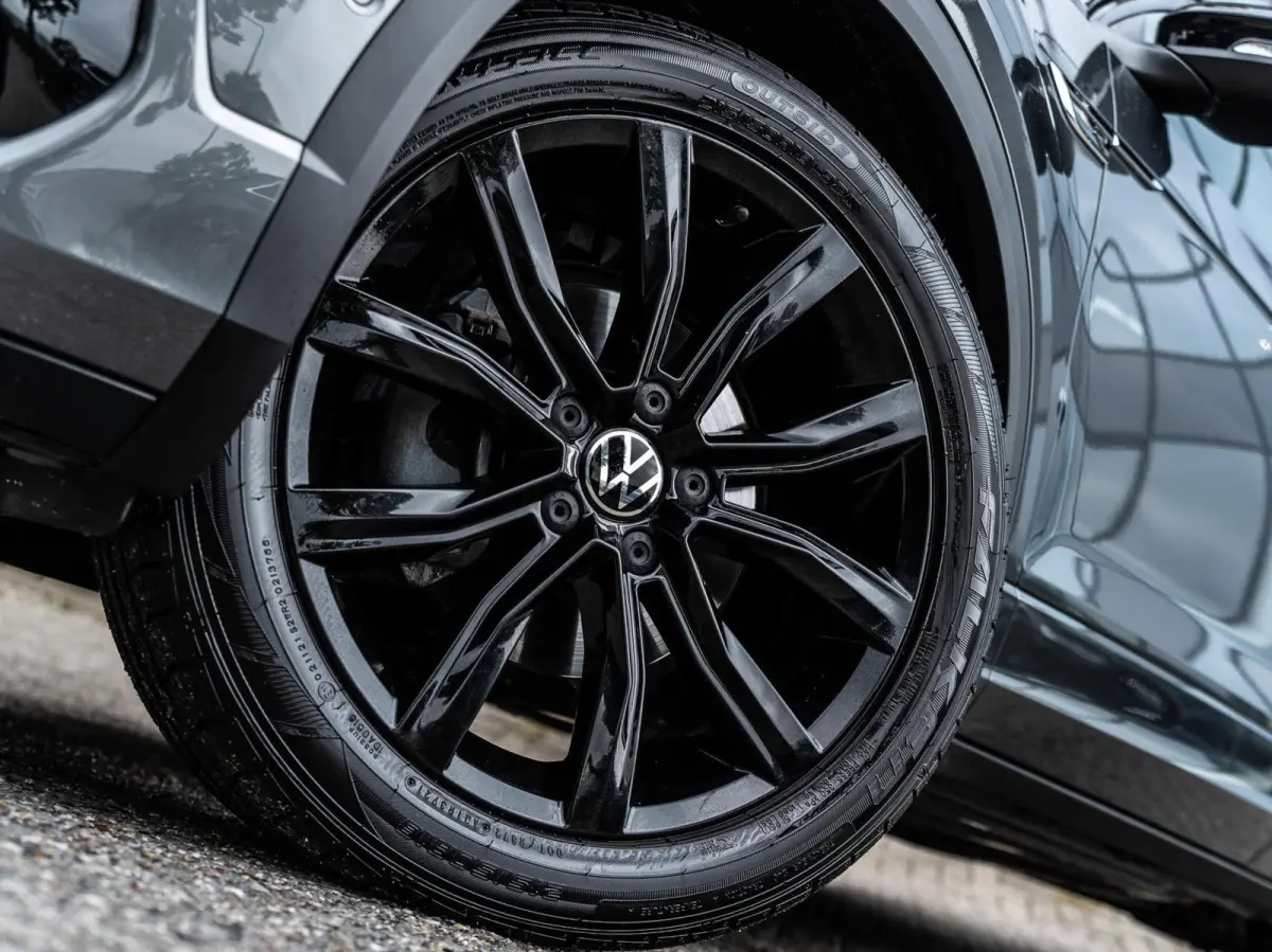 1.5 TSI R-Line|PANO|ACC|18''|MASSAGE|APP|IQ
