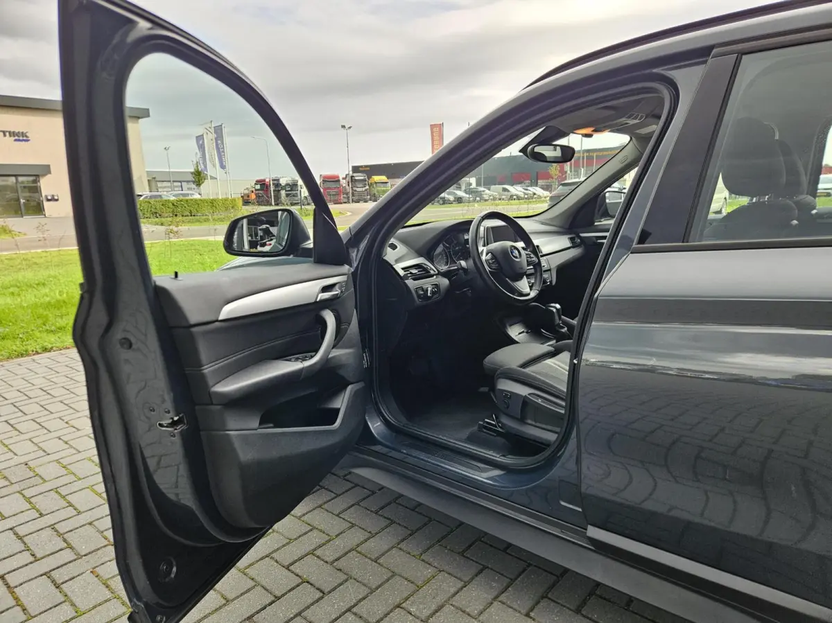 sDrive18i High Executive Automaat | 1e eig | Trekhaak