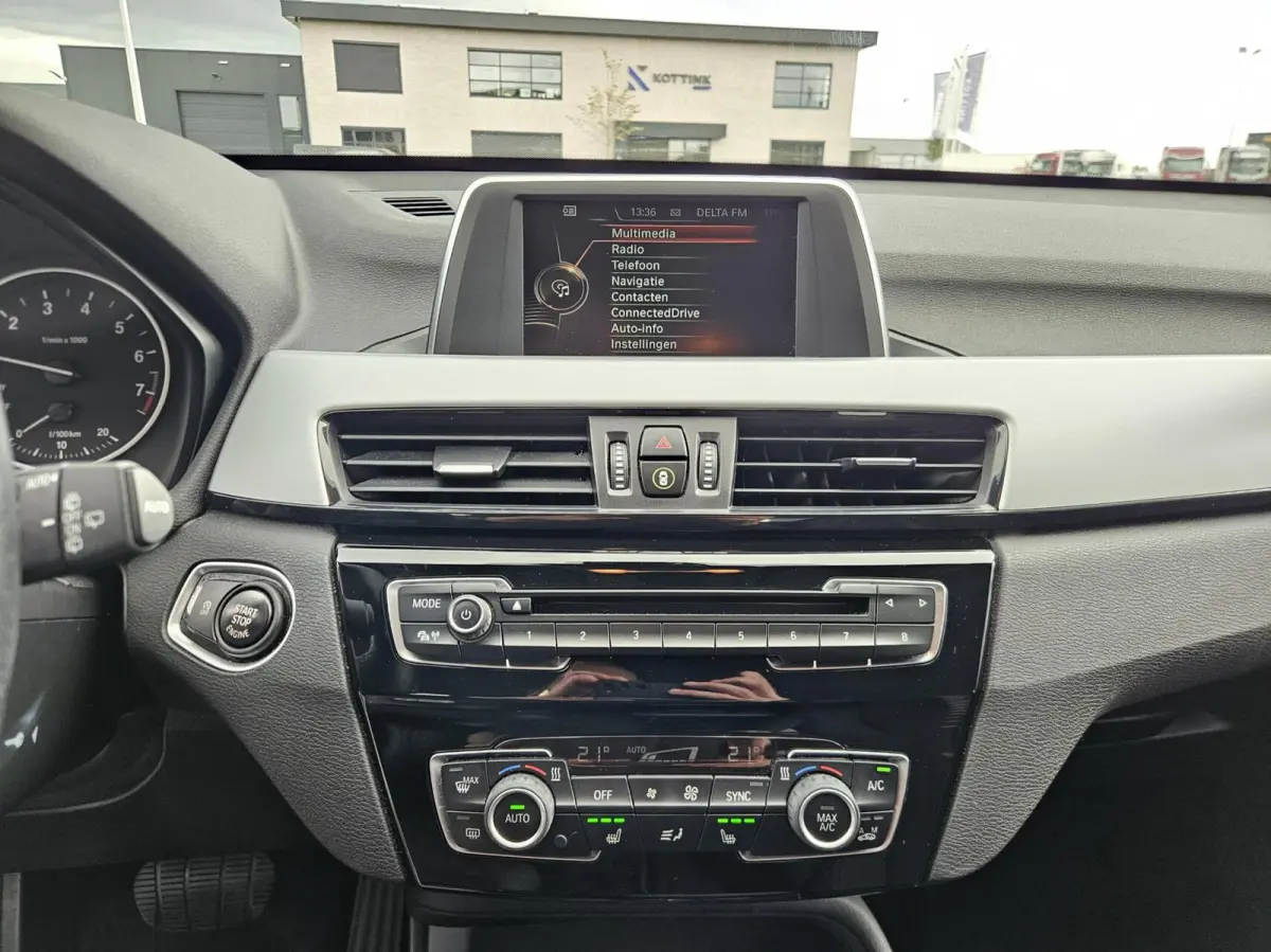 sDrive18i High Executive Automaat | 1e eig | Trekhaak
