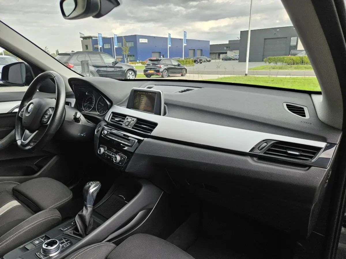 sDrive18i High Executive Automaat | 1e eig | Trekhaak