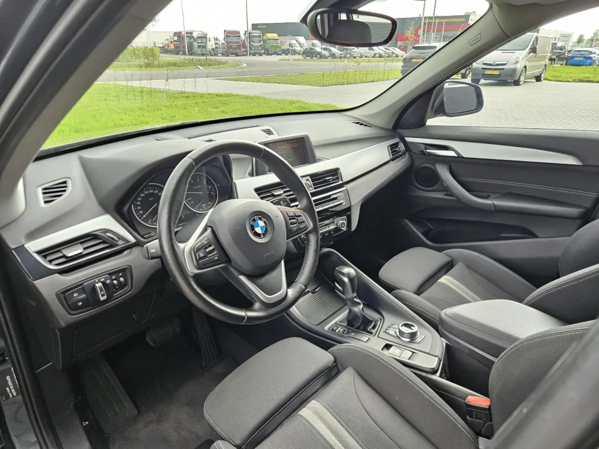 sDrive18i High Executive Automaat | 1e eig | Trekhaak