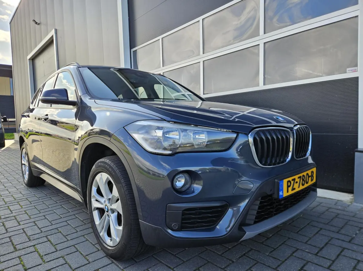 sDrive18i High Executive Automaat | 1e eig | Trekhaak