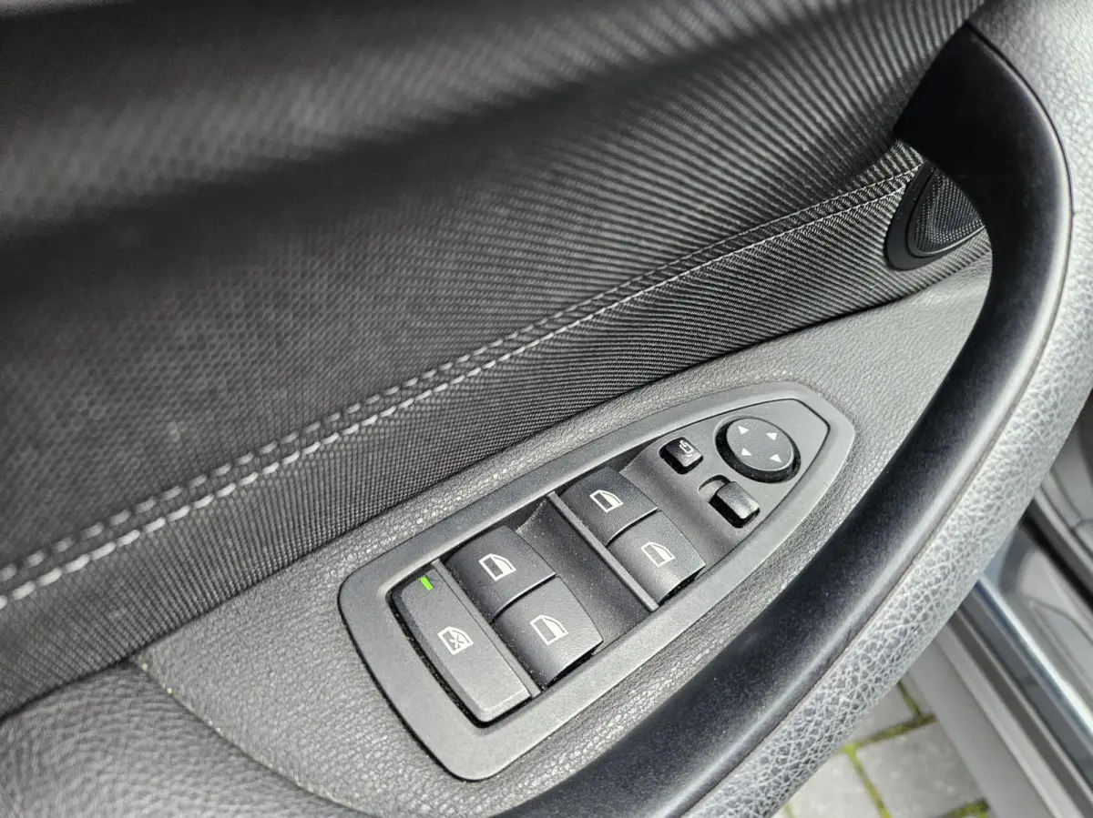 sDrive18i High Executive Automaat | 1e eig | Trekhaak