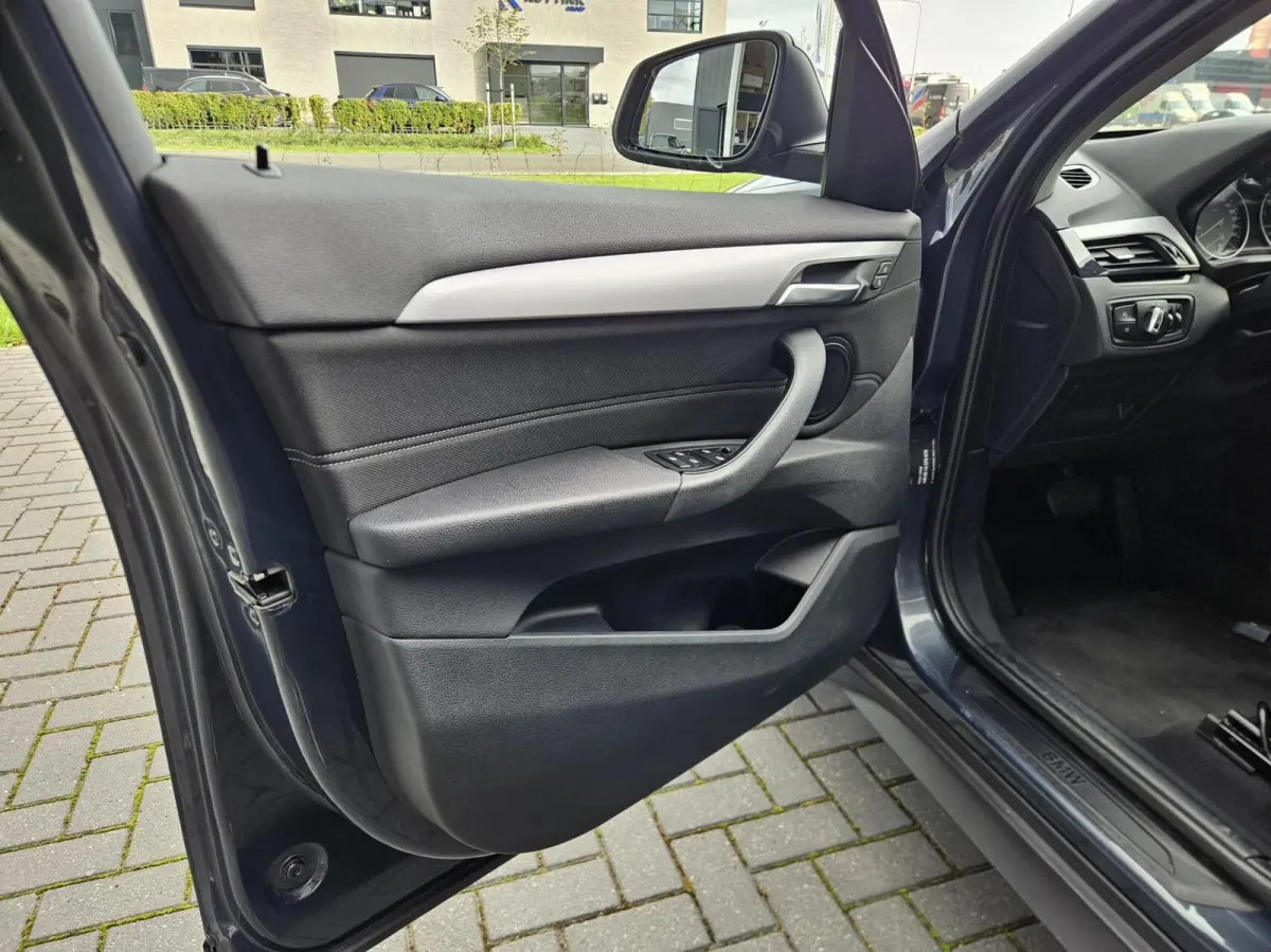 sDrive18i High Executive Automaat | 1e eig | Trekhaak