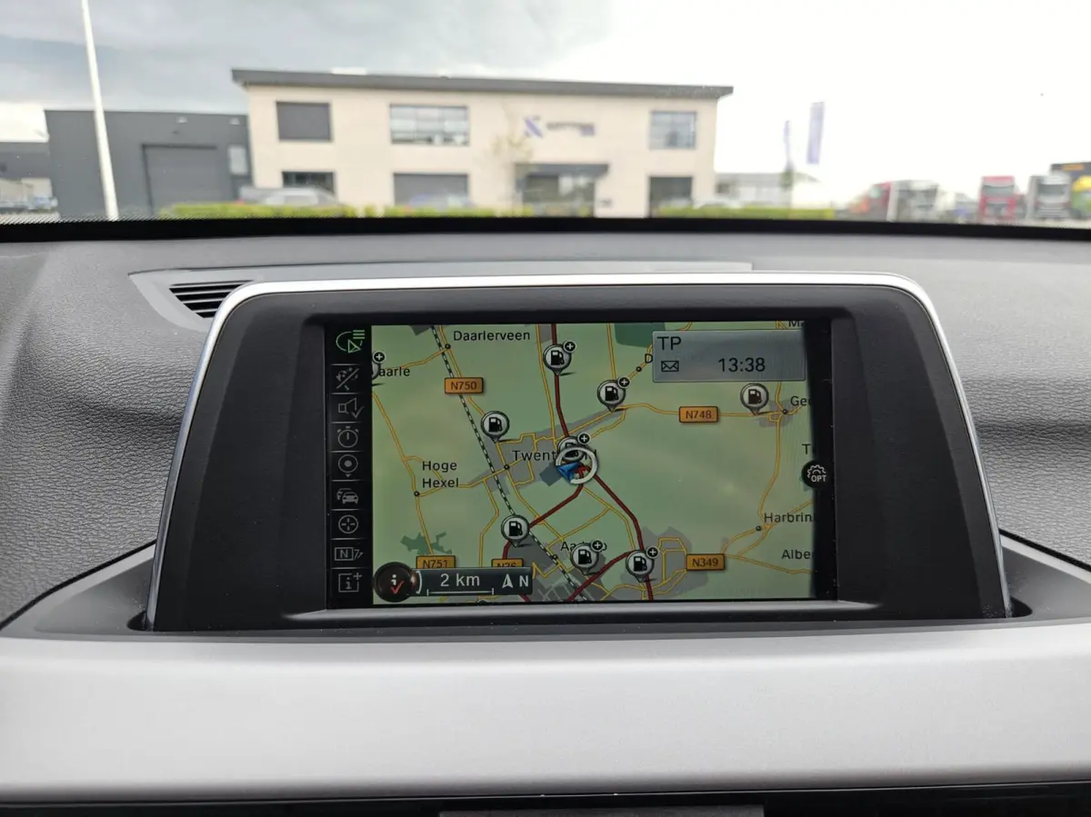 sDrive18i High Executive Automaat | 1e eig | Trekhaak