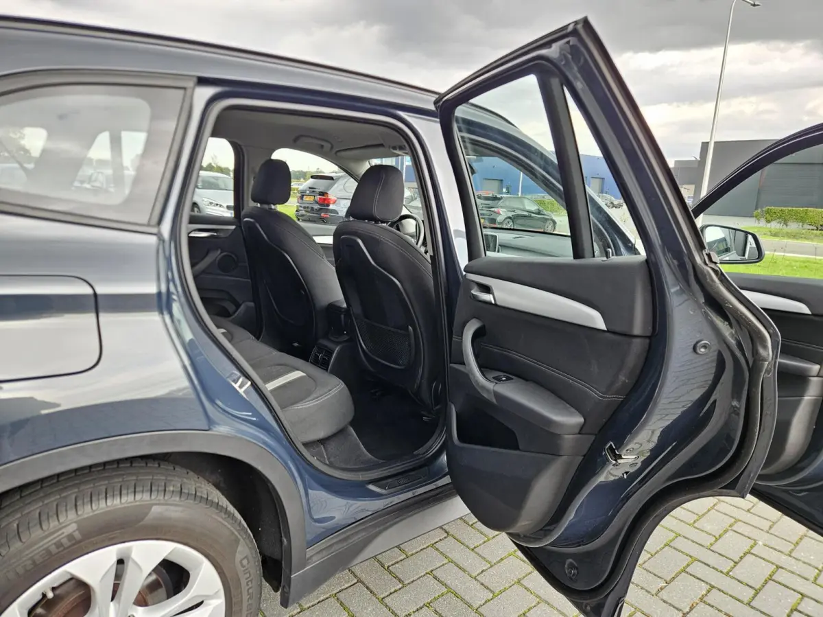sDrive18i High Executive Automaat | 1e eig | Trekhaak