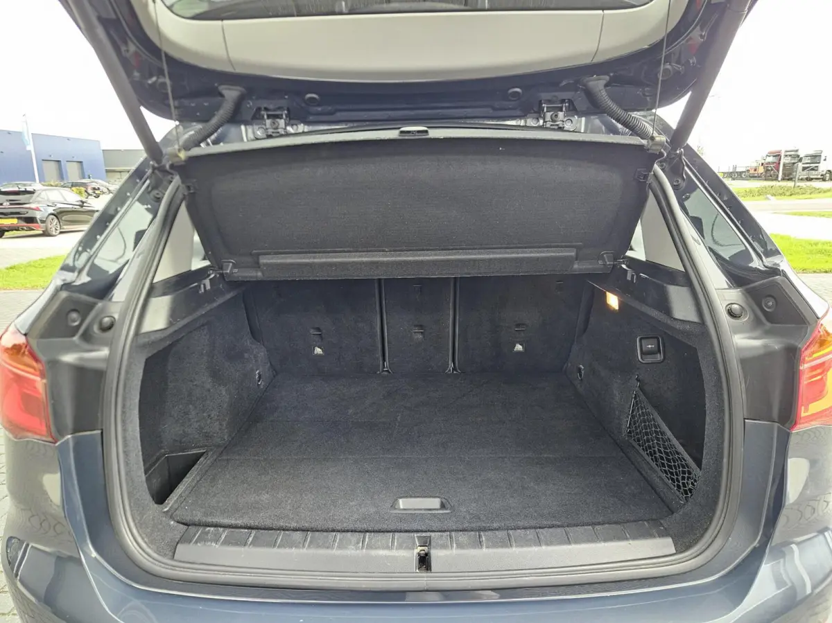 sDrive18i High Executive Automaat | 1e eig | Trekhaak