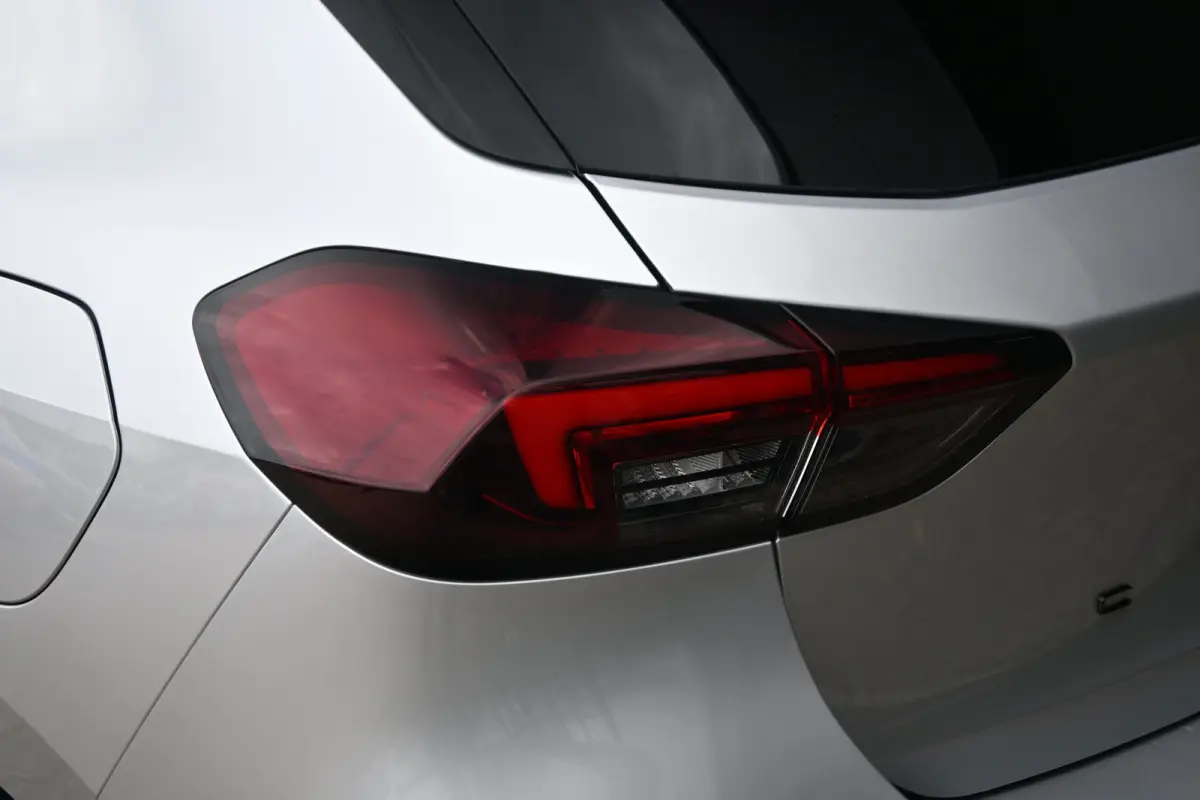 1.2 Turbo Hybrid Ultimate 145pk | Massage | Stuur/Stoelverwarming | LED-Adaptive | Achteruitrijcamera | !!