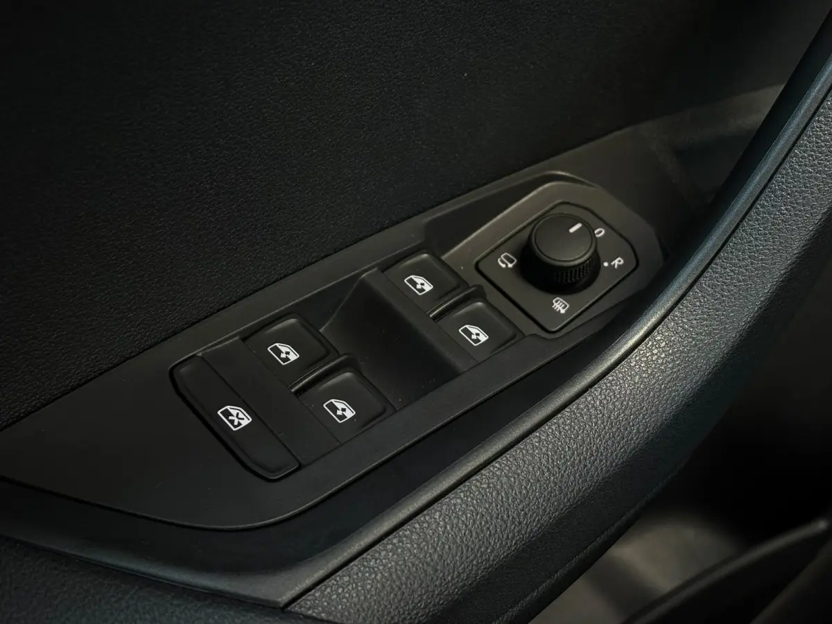 1.5 TSI 150 pk ACT Sportline Business | Achteruitrijcamera | Stoel\stuur verwarming | Apple Carplay |