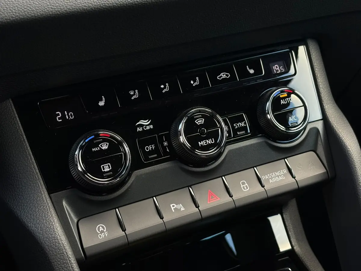 1.5 TSI 150 pk ACT Sportline Business | Achteruitrijcamera | Stoel\stuur verwarming | Apple Carplay |
