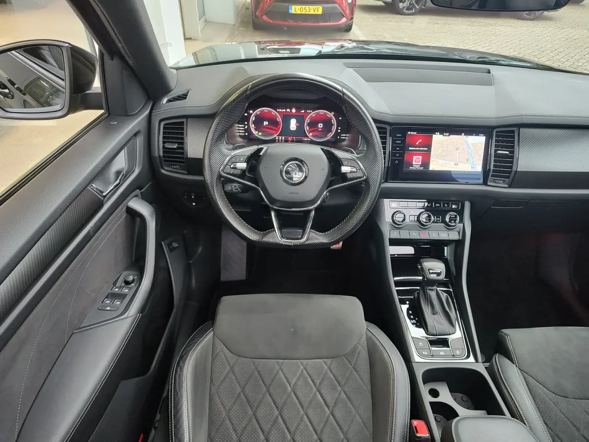 1.5 TSI SPORTLINE BUSINESS AUTOMAAT Memory Seats | Pano | Virtual Cockpit | Mille Miglia velgen