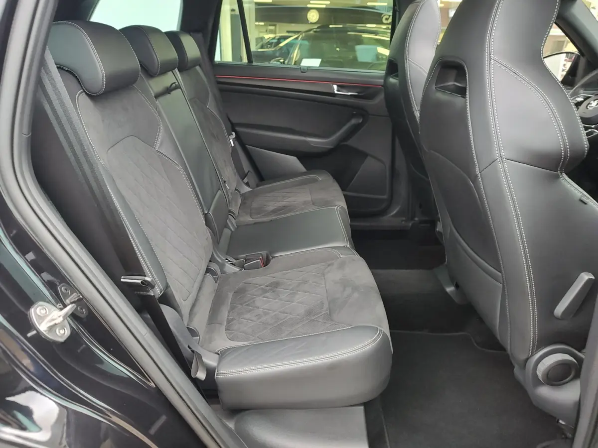 1.5 TSI SPORTLINE BUSINESS AUTOMAAT Memory Seats | Pano | Virtual Cockpit | Mille Miglia velgen
