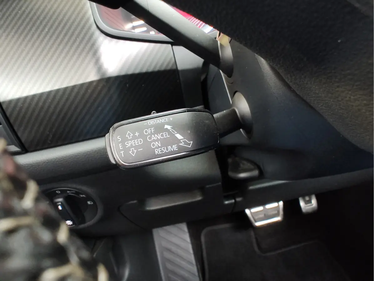 1.5 TSI SPORTLINE BUSINESS AUTOMAAT Memory Seats | Pano | Virtual Cockpit | Mille Miglia velgen