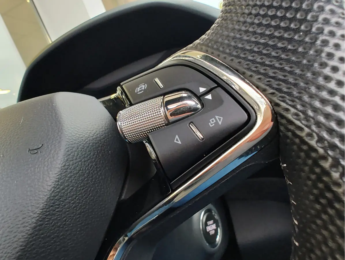 1.5 TSI SPORTLINE BUSINESS AUTOMAAT Memory Seats | Pano | Virtual Cockpit | Mille Miglia velgen