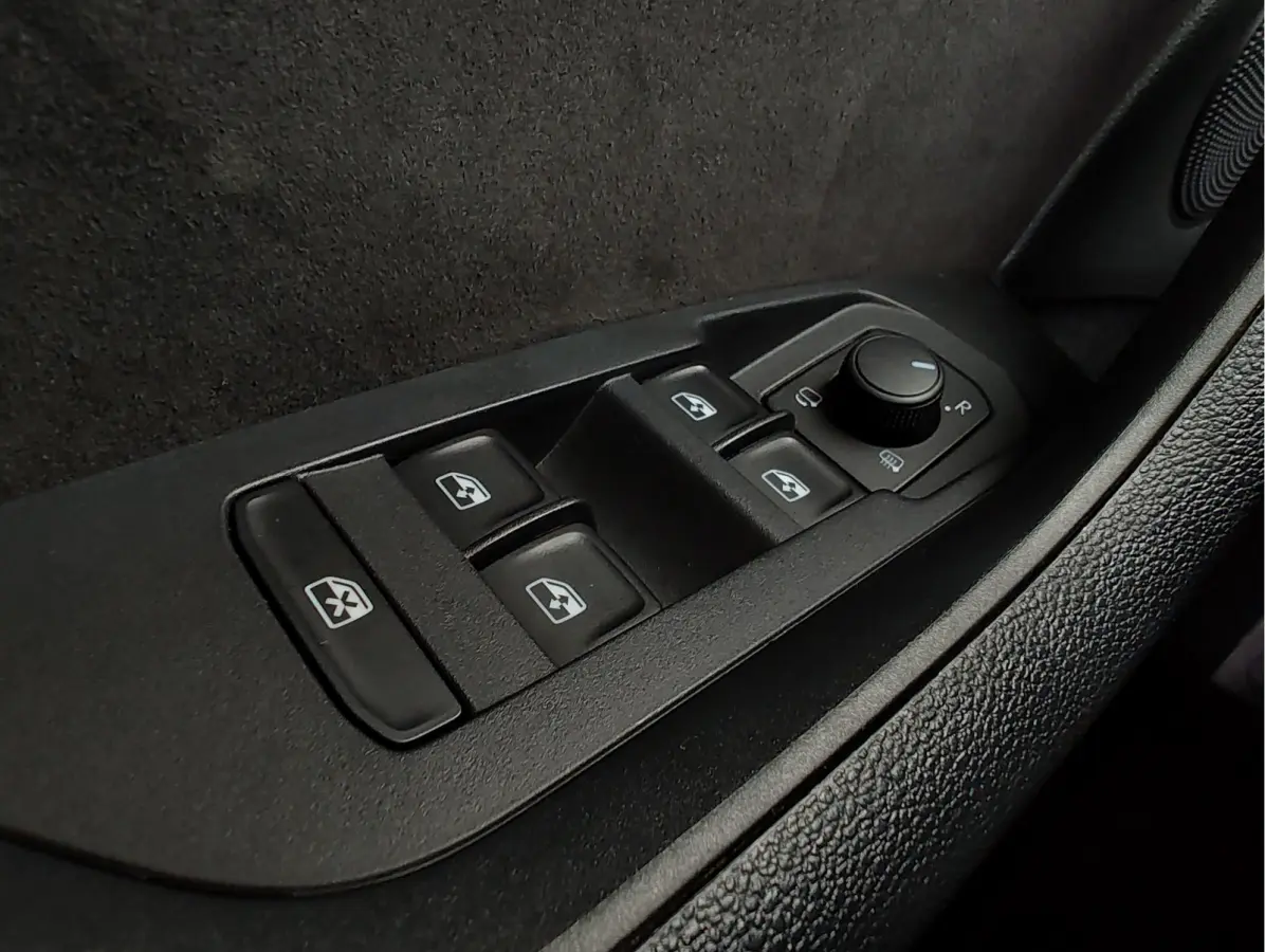 1.5 TSI SPORTLINE BUSINESS AUTOMAAT Memory Seats | Pano | Virtual Cockpit | Mille Miglia velgen