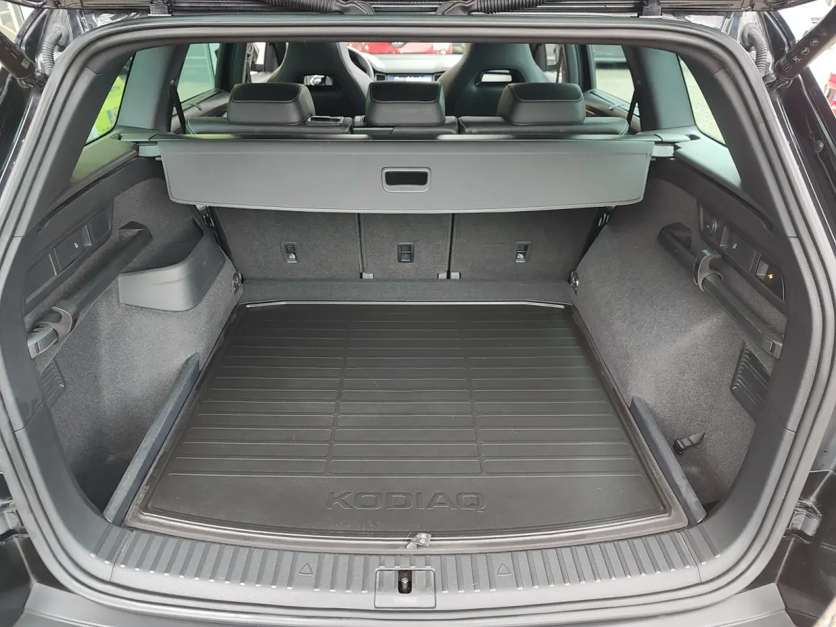 1.5 TSI SPORTLINE BUSINESS AUTOMAAT Memory Seats | Pano | Virtual Cockpit | Mille Miglia velgen