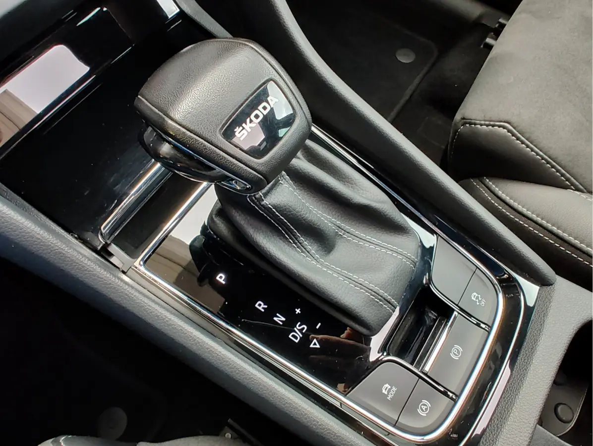 1.5 TSI SPORTLINE BUSINESS AUTOMAAT Memory Seats | Pano | Virtual Cockpit | Mille Miglia velgen