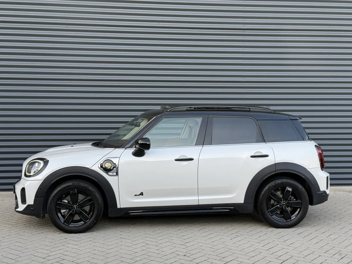 1.5 Cooper SE ALL4 Pano/H&K/Leder