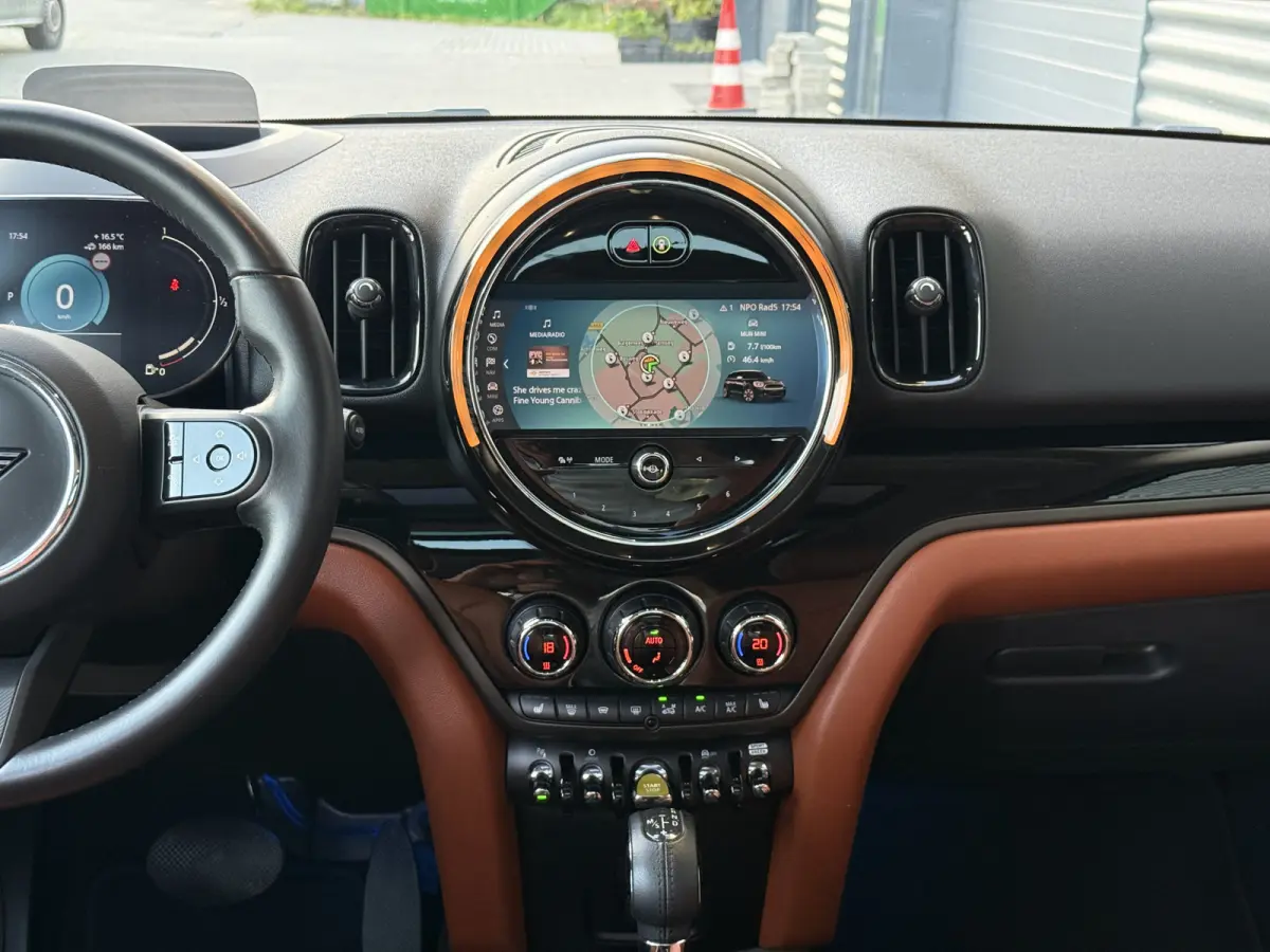 1.5 Cooper SE ALL4 Pano/H&K/Leder