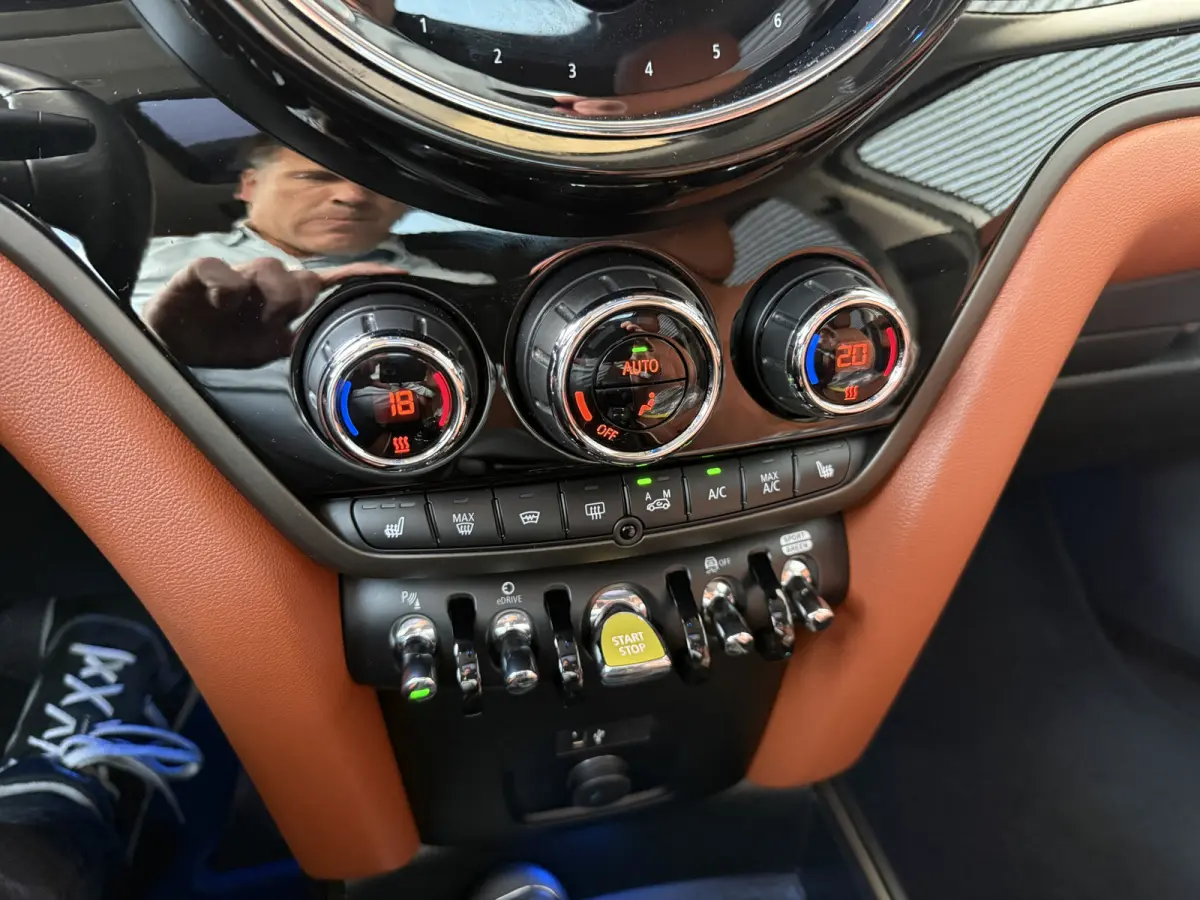 1.5 Cooper SE ALL4 Pano/H&K/Leder