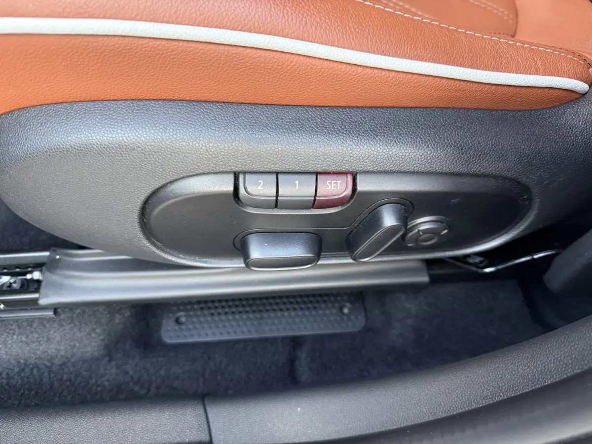 1.5 Cooper SE ALL4 Pano/H&K/Leder