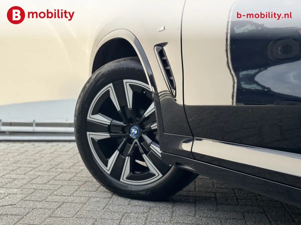High Executive M-Sport 80 kWh SOH 100% Panoramadak NL Auto! | Elektrische Stoelen | Achteruitrijcamera | Adaptive Cruise Control