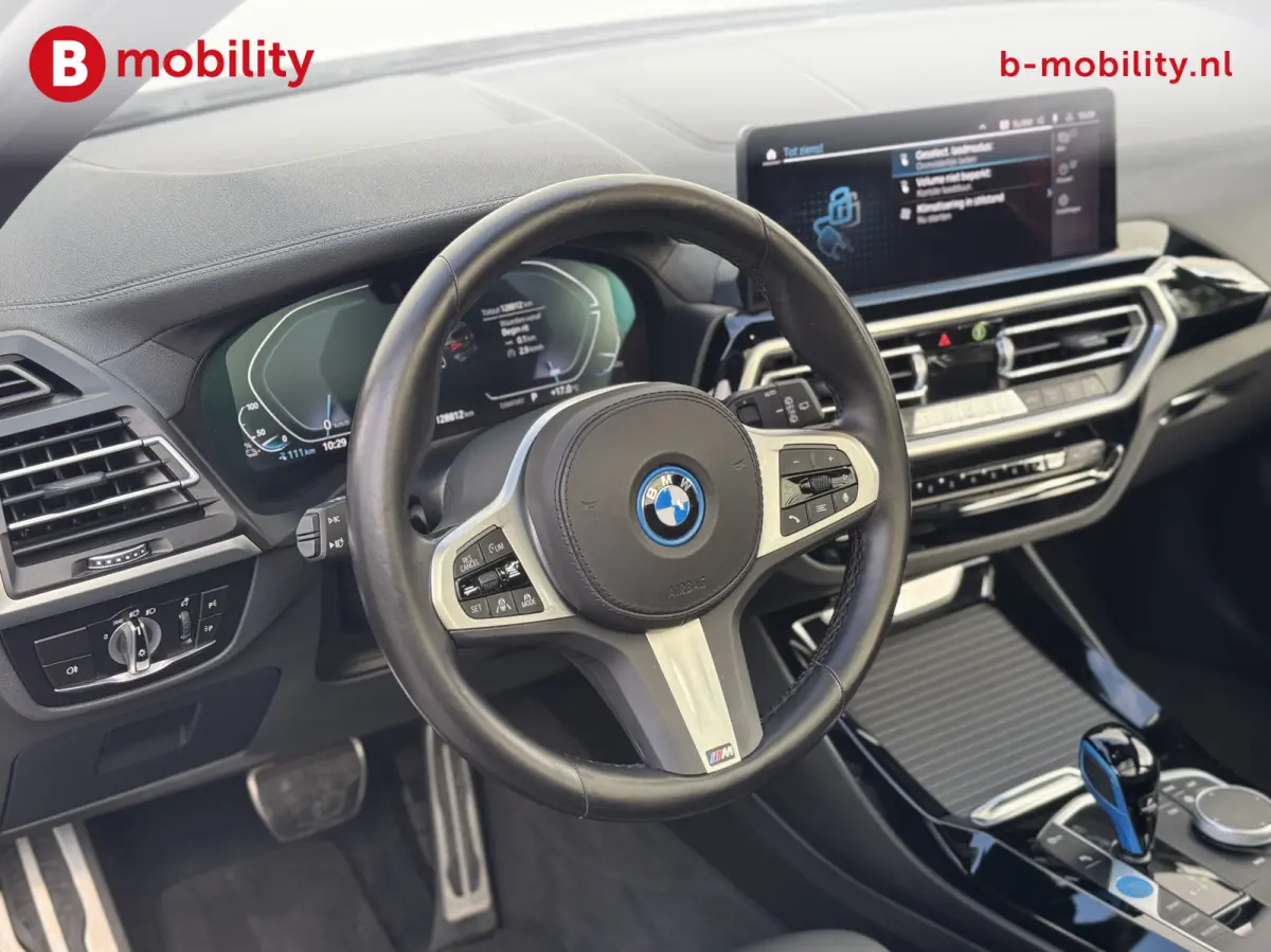 High Executive M-Sport 80 kWh SOH 100% Panoramadak NL Auto! | Elektrische Stoelen | Achteruitrijcamera | Adaptive Cruise Control