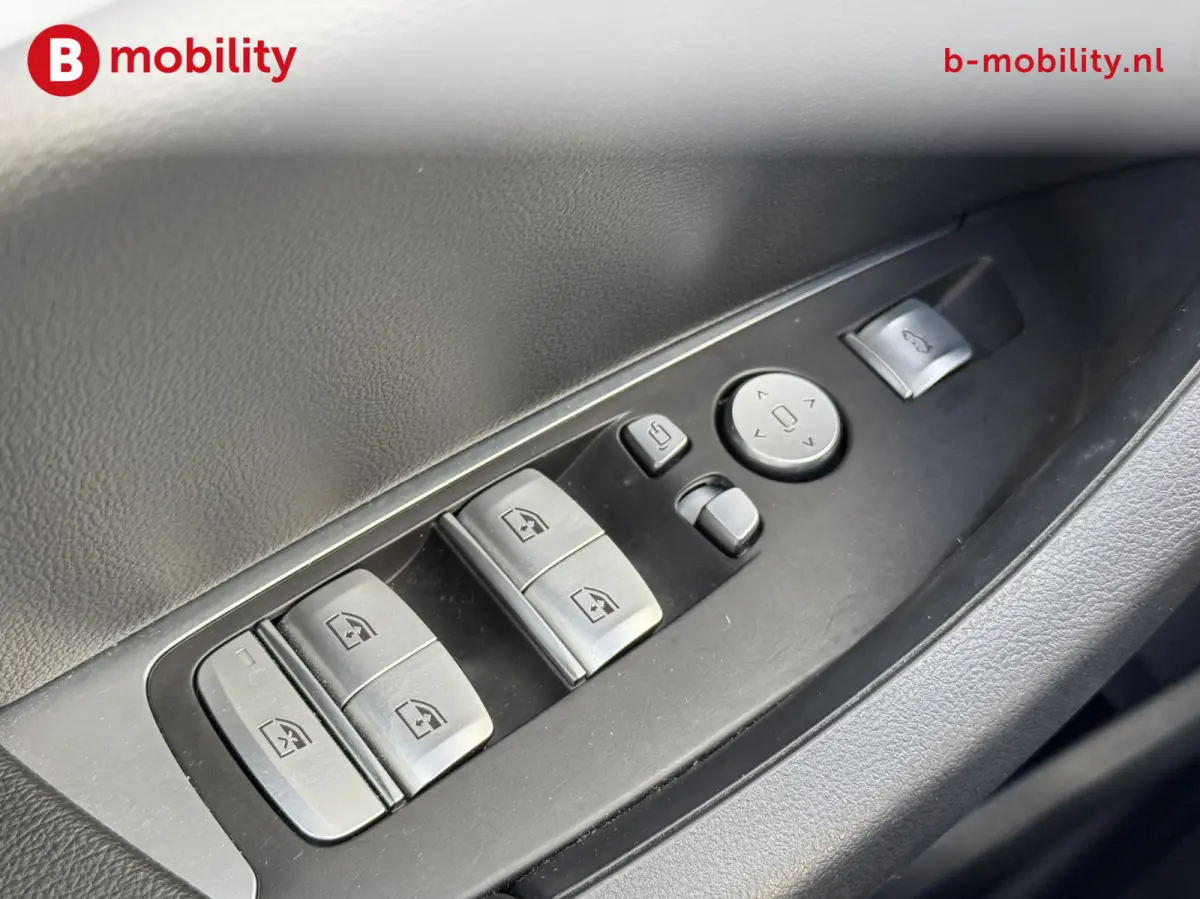 High Executive M-Sport 80 kWh SOH 100% Panoramadak NL Auto! | Elektrische Stoelen | Achteruitrijcamera | Adaptive Cruise Control