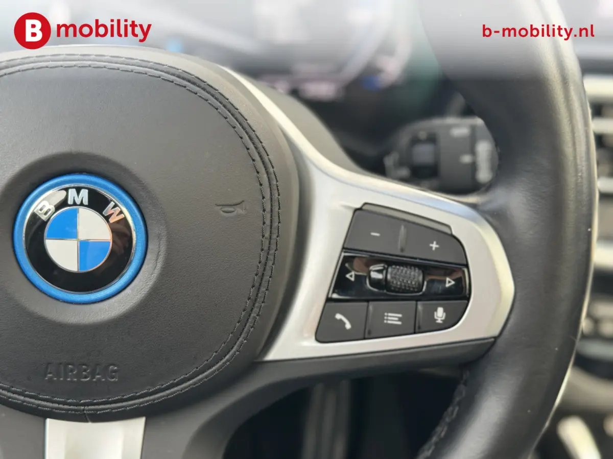 High Executive M-Sport 80 kWh SOH 100% Panoramadak NL Auto! | Elektrische Stoelen | Achteruitrijcamera | Adaptive Cruise Control