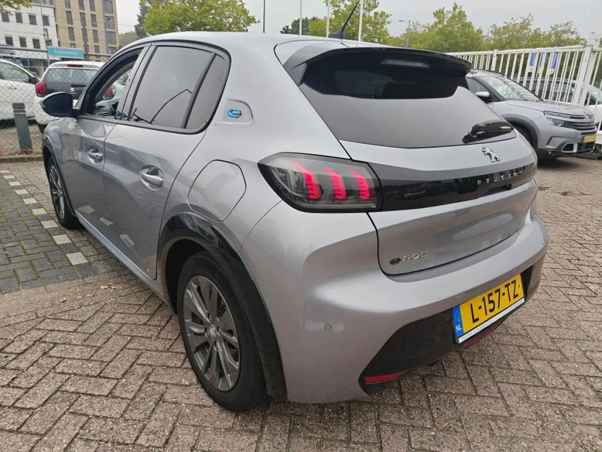 EV Allure Pack 50 kWh | Fase 3 laden | SOH 86,94% | Navigatie | Camera | Stoelverwarming | NL auto | 1e Eigenaar | Dealer onderhouden |