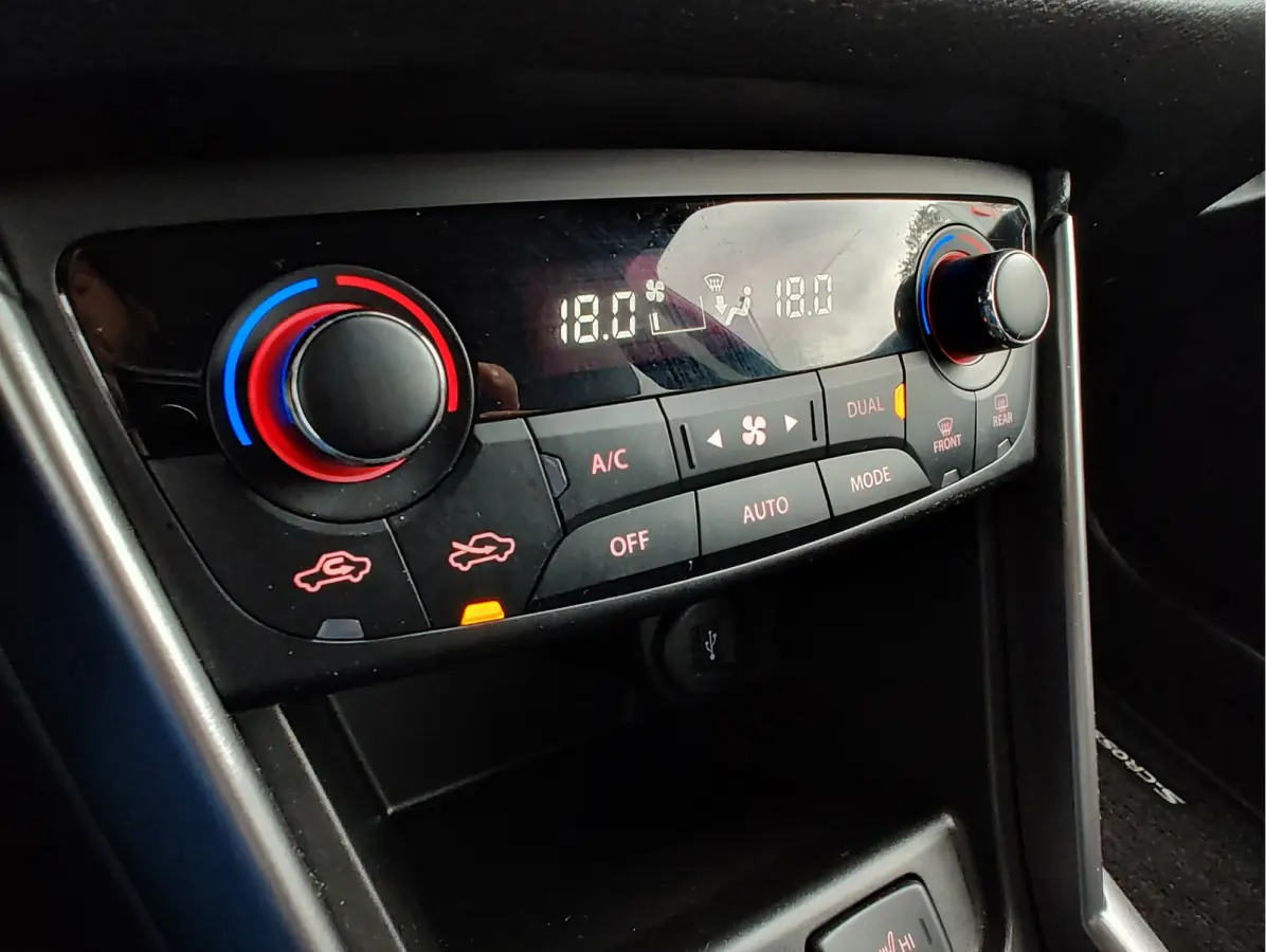 1.4 BOOSTERJET STYLE SMART HYBRID 4-seizoenenbanden | 360 Camera | Stoelverwarming