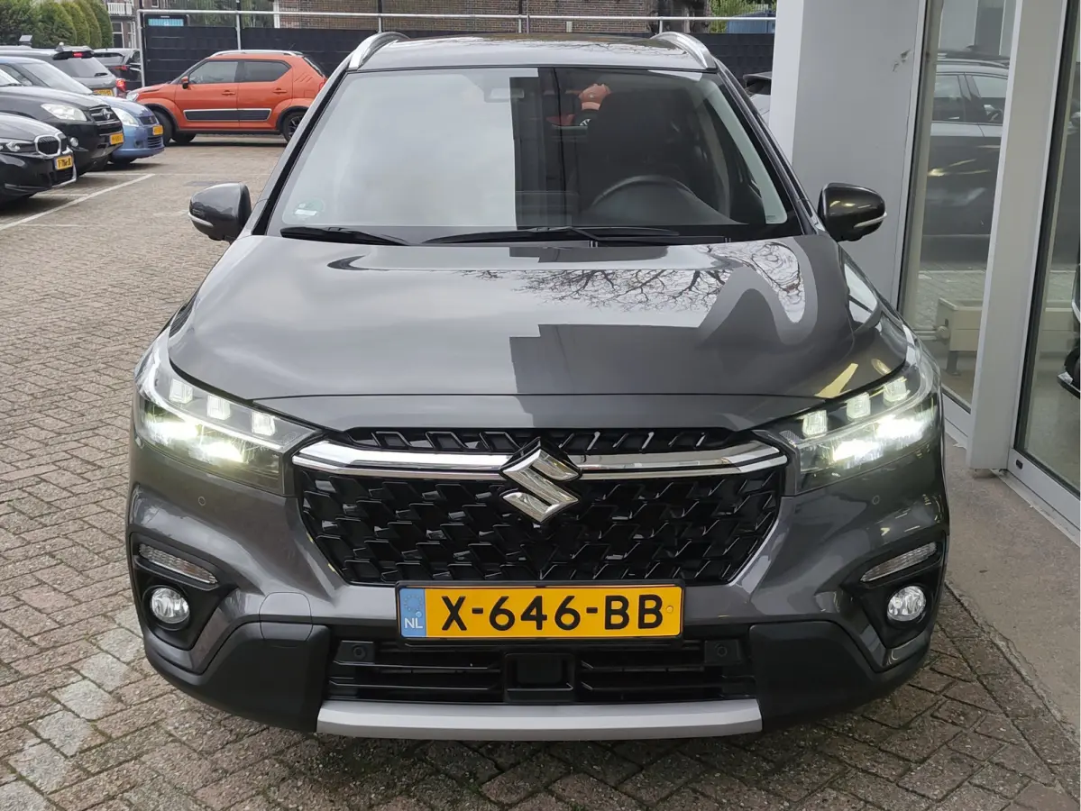 1.4 BOOSTERJET STYLE SMART HYBRID 4-seizoenenbanden | 360 Camera | Stoelverwarming