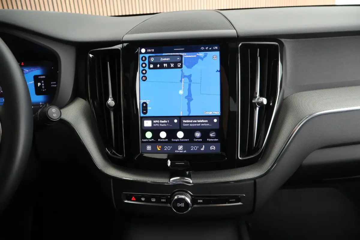 2.0 T6 Plug-in hybrid AWD Plus Dark Trekhaak Camera Memory Keyless Panoramadak Navigatie