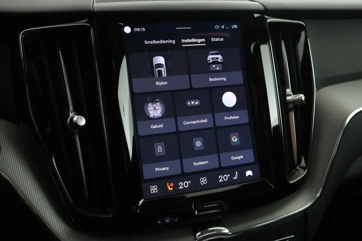2.0 T6 Plug-in hybrid AWD Plus Dark Trekhaak Camera Memory Keyless Panoramadak Navigatie