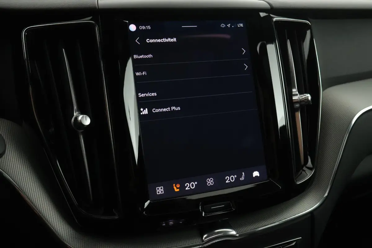 2.0 T6 Plug-in hybrid AWD Plus Dark Trekhaak Camera Memory Keyless Panoramadak Navigatie