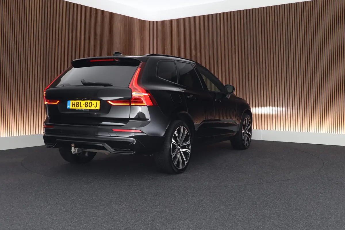 2.0 T6 Plug-in hybrid AWD Plus Dark Trekhaak Camera Memory Keyless Panoramadak Navigatie