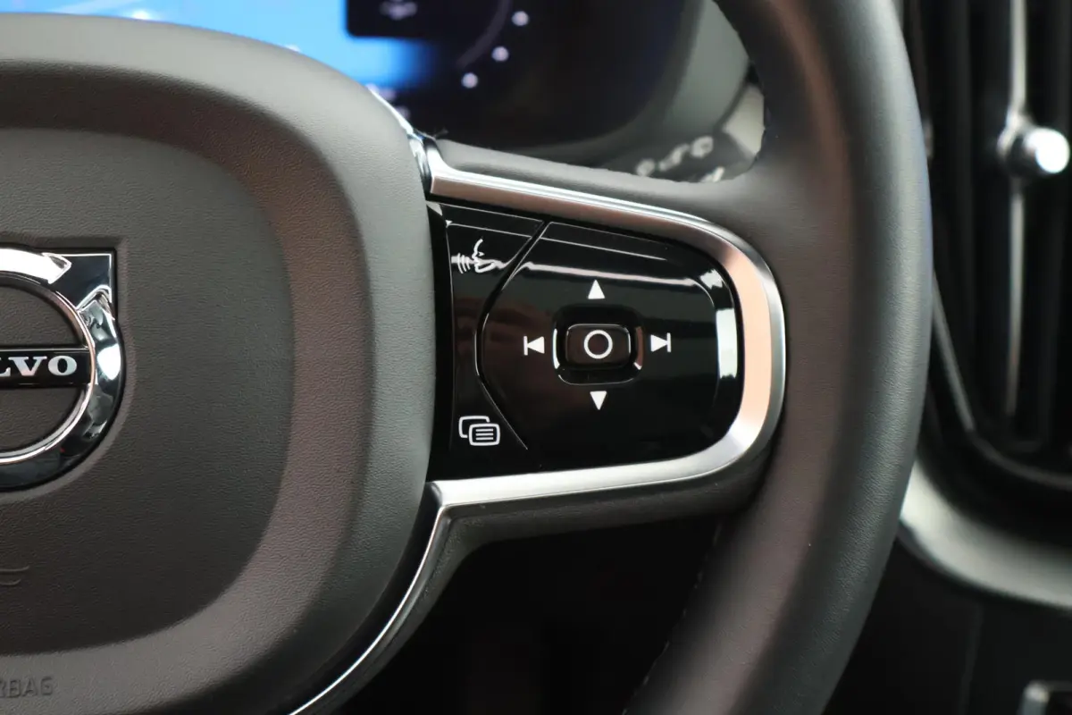 2.0 T6 Plug-in hybrid AWD Plus Dark Trekhaak Camera Memory Keyless Panoramadak Navigatie