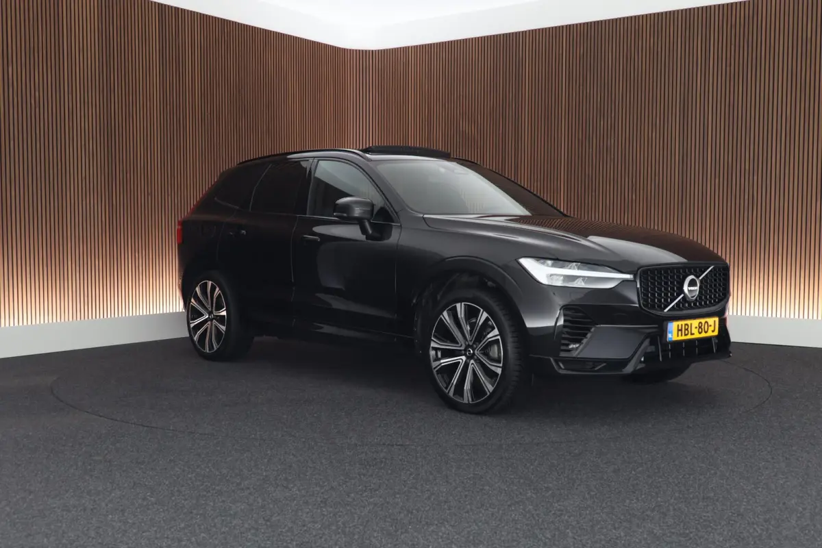 2.0 T6 Plug-in hybrid AWD Plus Dark Trekhaak Camera Memory Keyless Panoramadak Navigatie