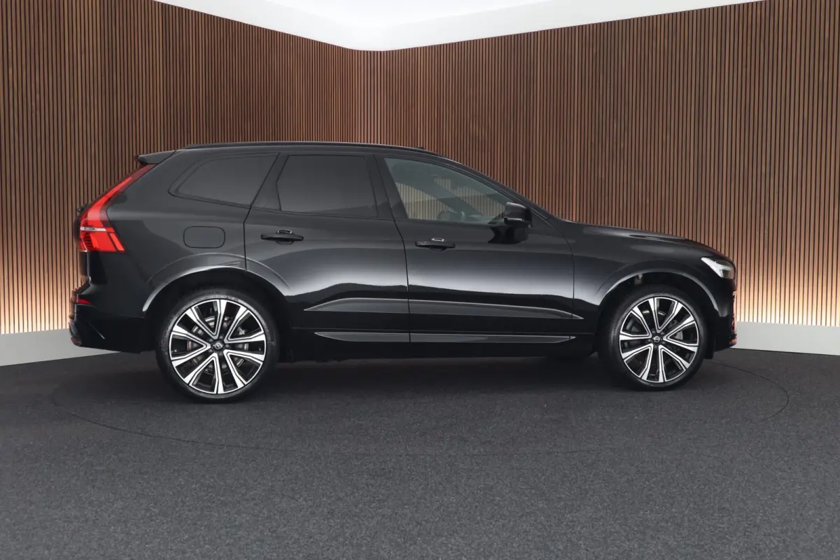 2.0 T6 Plug-in hybrid AWD Plus Dark Trekhaak Camera Memory Keyless Panoramadak Navigatie