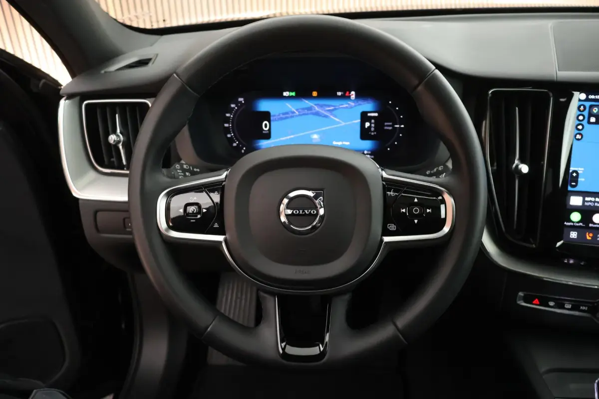 2.0 T6 Plug-in hybrid AWD Plus Dark Trekhaak Camera Memory Keyless Panoramadak Navigatie