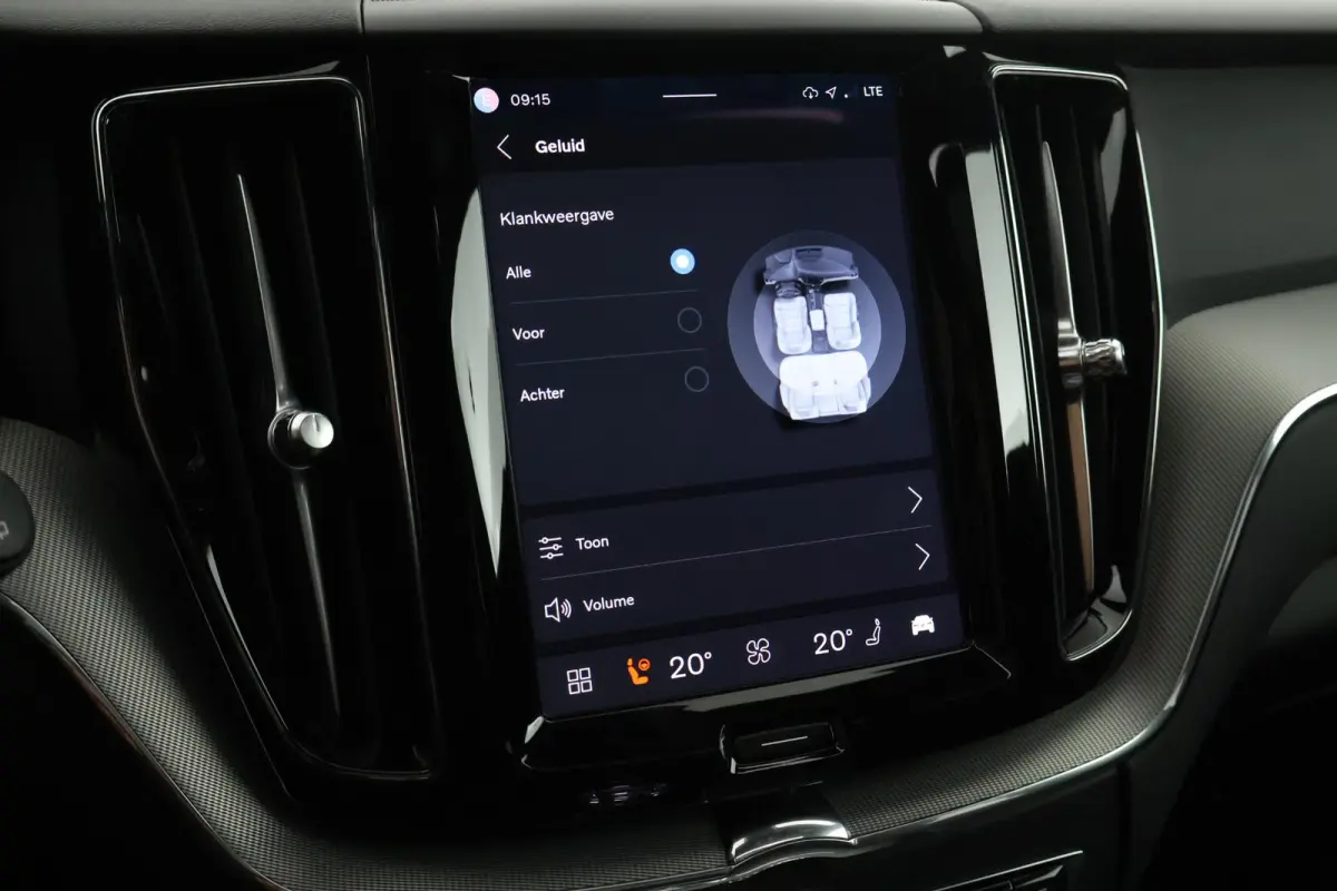 2.0 T6 Plug-in hybrid AWD Plus Dark Trekhaak Camera Memory Keyless Panoramadak Navigatie